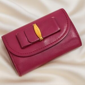 Authentic Salvatore Ferragamo Pink Vara Bow Leather 6-Key Holder – Gold Hardware